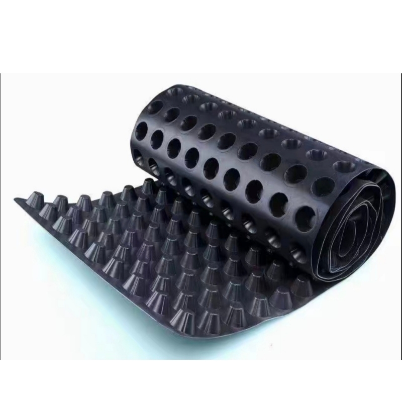 Drainage board with geotextile filter fabric