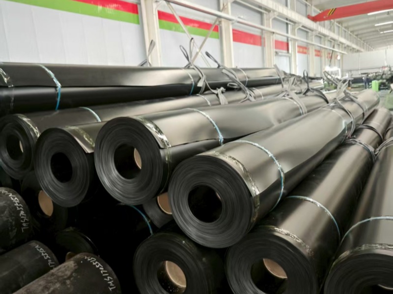 smooth geomembrane sheet