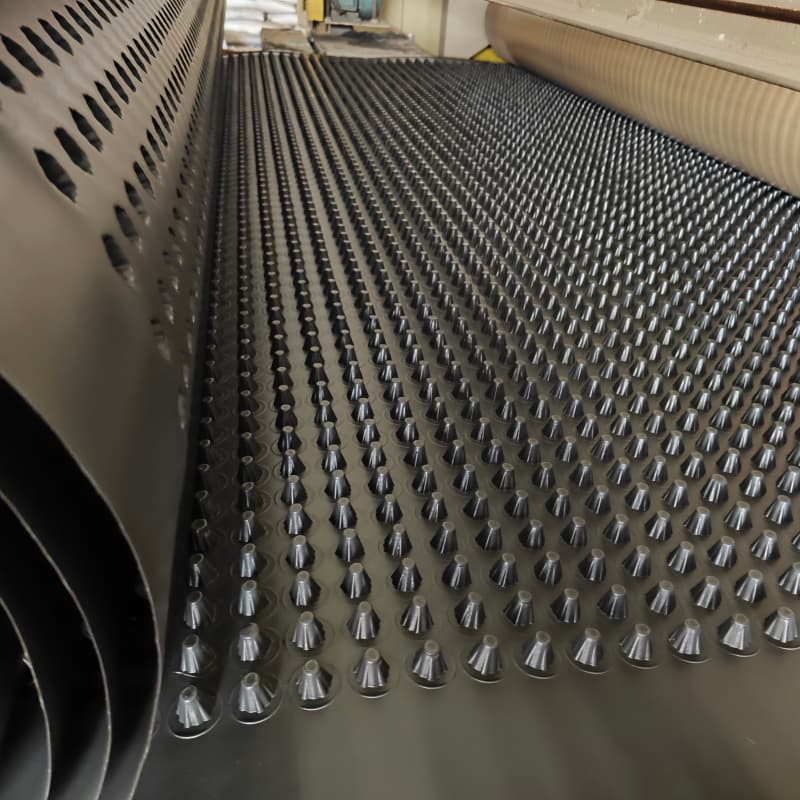 High compressive strength drainage board